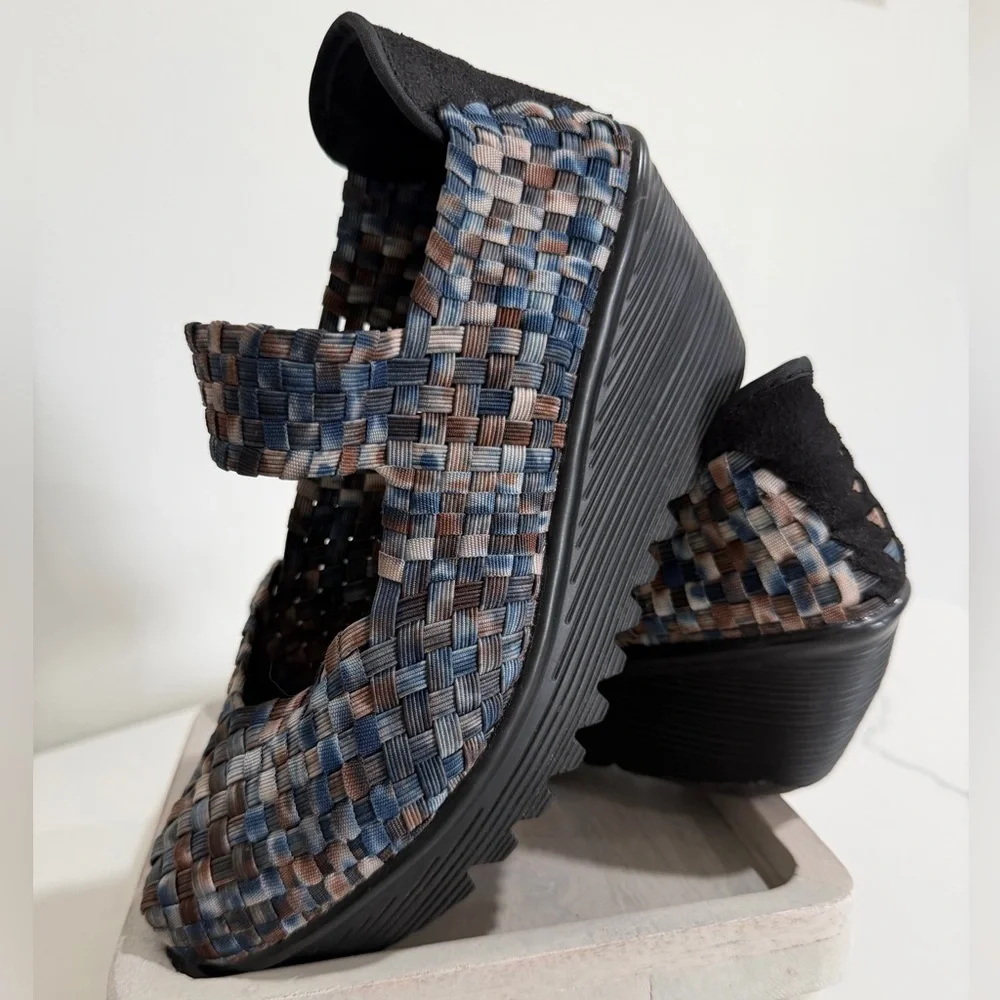 Bernie Mev. Size 37 Woven Flats - Blue and Brown